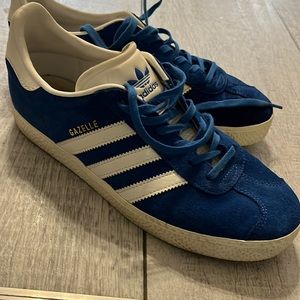 Adidas Sneakers
